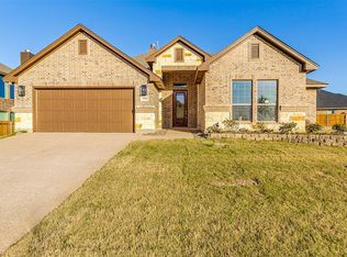11004 Trail Ridge Dr, Benbrook, TX 76126