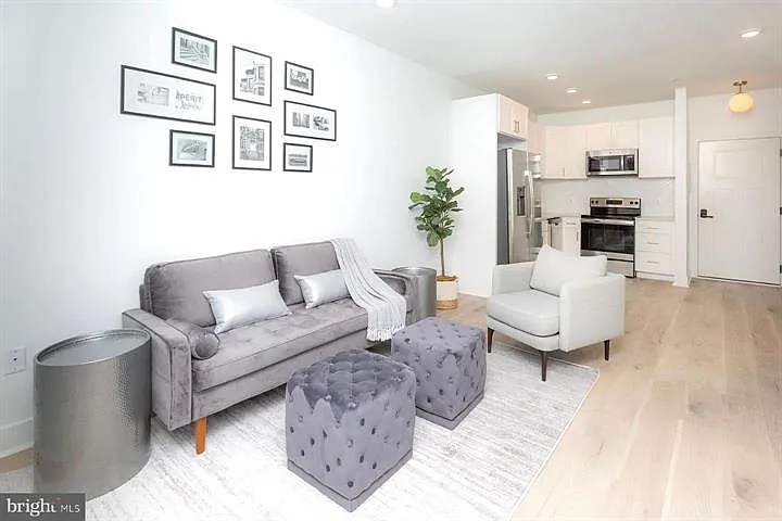 2 bed, 745 sqft, $1,900 — Photo 4
