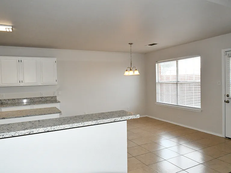 2918 Hilton Head Dr — Photo 5