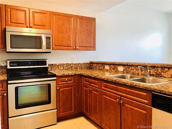 5th image of 11102 NW 83rd St APT 218