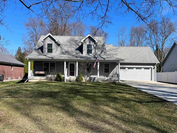 38524 Pineridge St, Harrison Township, MI 48045