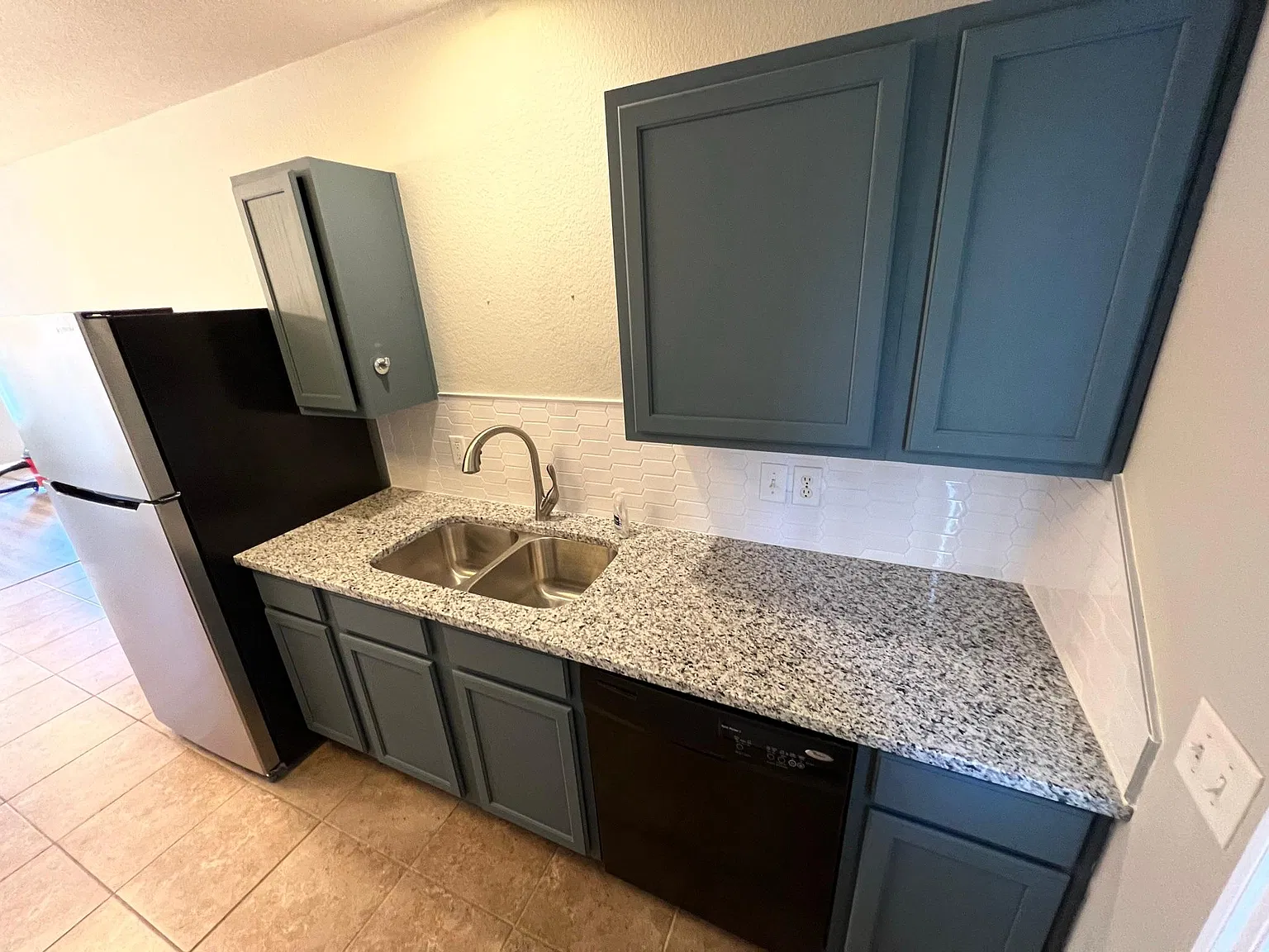 2 bed, 952 sqft, $1,350 — Photo 3
