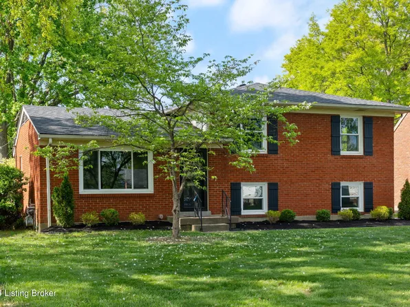 6840 Green Meadow Cir, Woodlawn Park, KY 40207