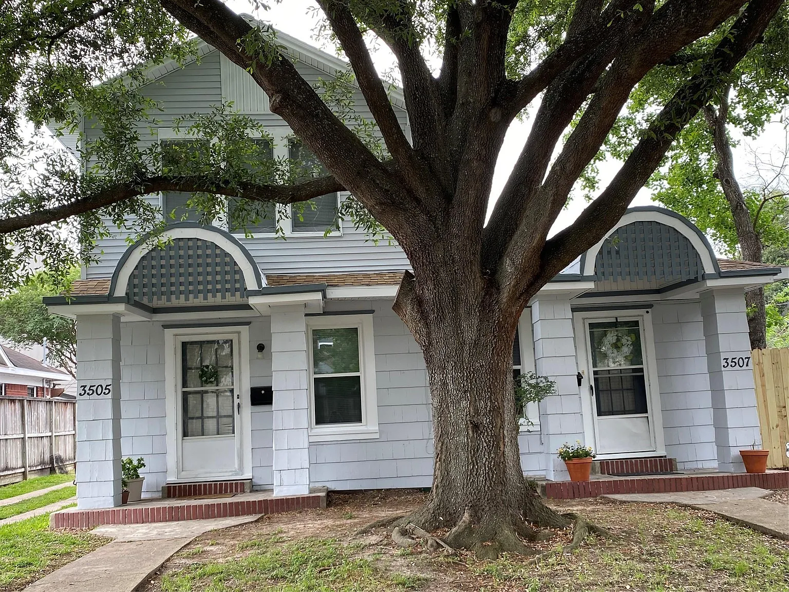 2 bed, 2.0 bath, 2104 sqft, $2,300 — Photo 2