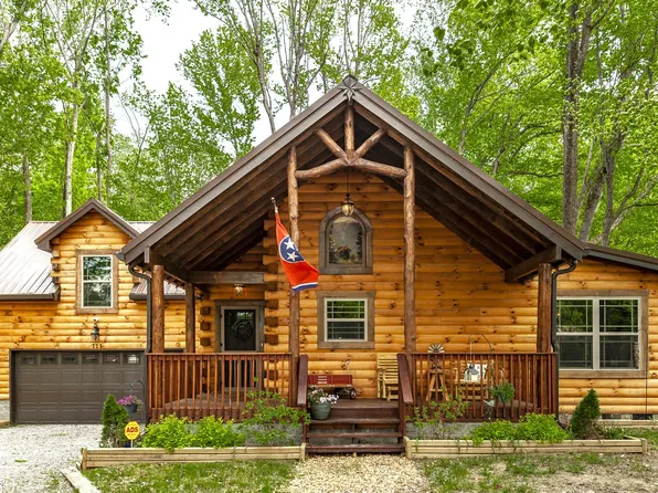 111 Guill Ln, Cottontown, TN 37048