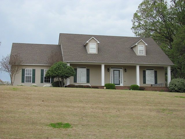 1st image of 135 Country Ln