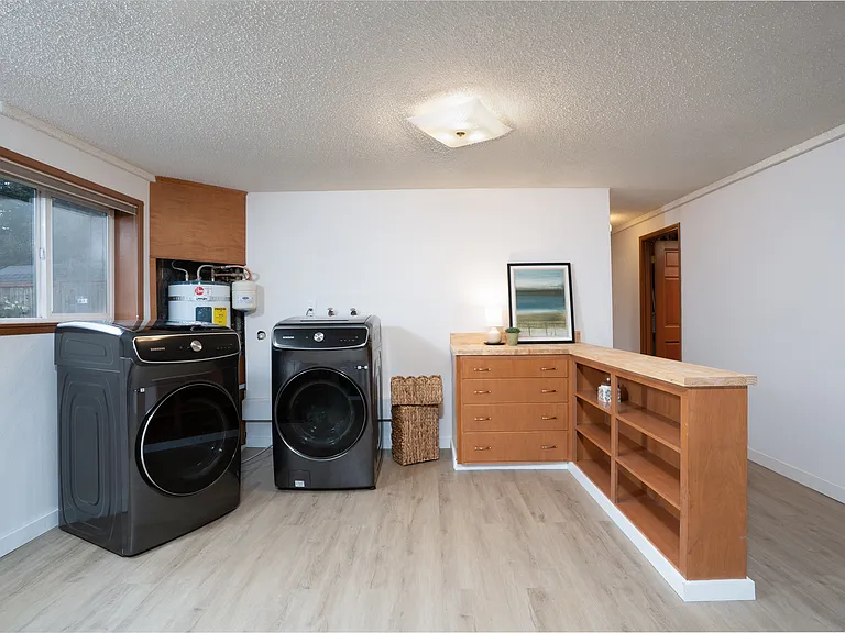 1045 Sunrise Ln — Photo 21