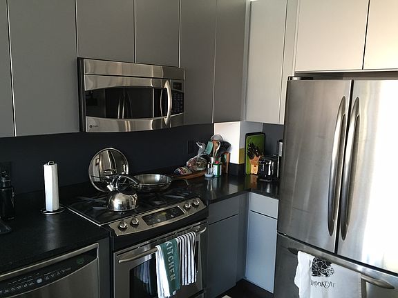 4th image of 34 Desbrosses St APT 810