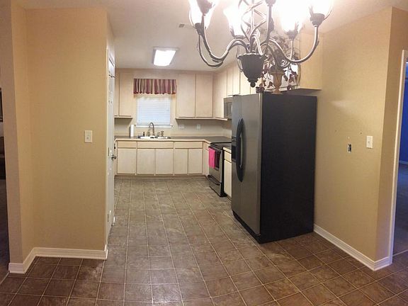 4th image of 43 Jasmine Dr