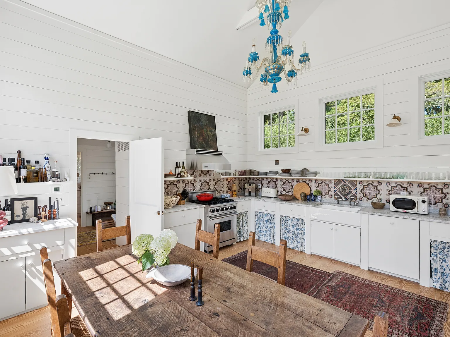A Magical Bohemian Artists' Retreat in Historic Springs — Photo 4