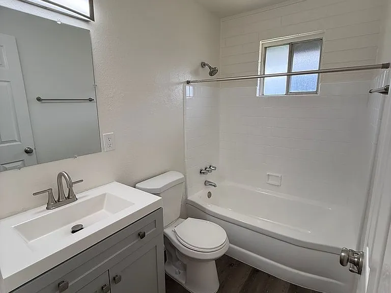 Alexsi Apartments — Photo 14