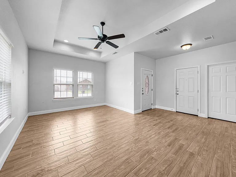 4810 Jefferson St — Photo 14