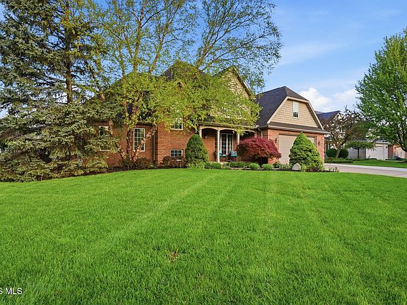5th image of 736 Parkview Dr