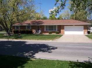 400 E Wanda Ln, Fairbury, IL 61739