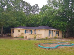 1724 Riverside Dr, Gautier, MS 39553
