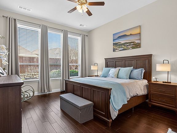 4th image of 1010 Longhill Way