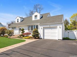 3973 Brooklyn Ave, Seaford, NY 11783