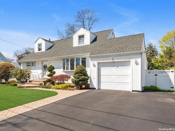 3973 Brooklyn Avenue, Seaford, NY 11783