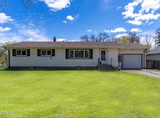 911 Booth Ave, Larimore, ND 58251
