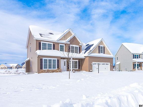 2nd image of 7 Amanda Ln