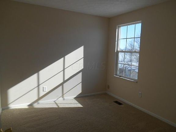 5th image of 66 Brooksedge Dr E