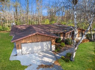 1423 Lee Cir, Manitowoc, WI 54220