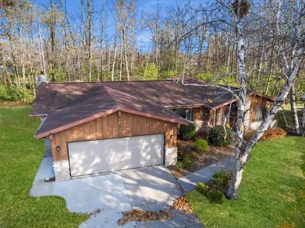 1423 Lee CIRCLE, Manitowoc, WI 54220