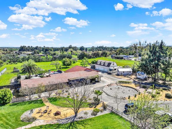 19033 Hillcrest Dr, Woodland, CA 95695