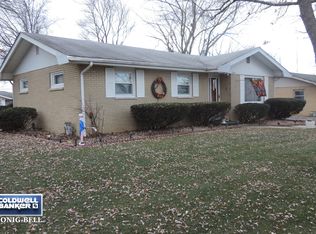 1716 Pinewood Ln, Joliet, IL 60433