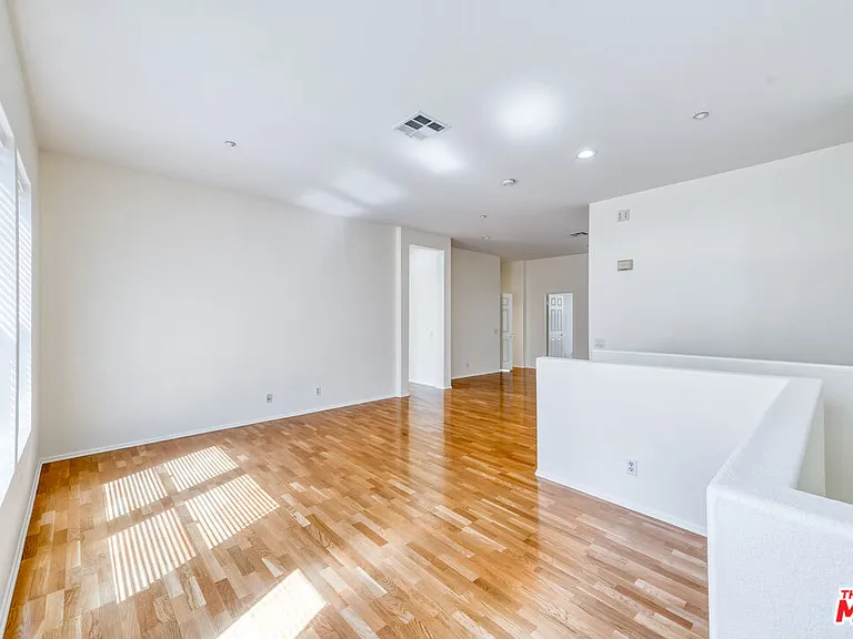 1133 Jewett Dr — Photo 7