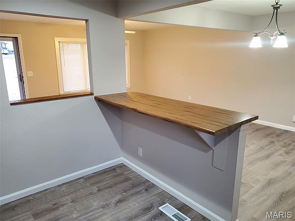 5th image of 1574 Ville Angela Ln