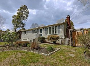 22 Scenic Dr, North Kingstown, RI 02852