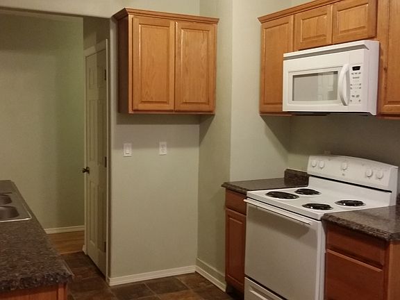 5th image of 809 E Franklin Ave