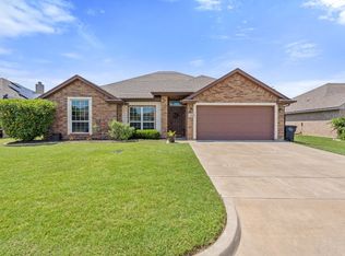 306 Rose Ave, Cleburne, TX 76033