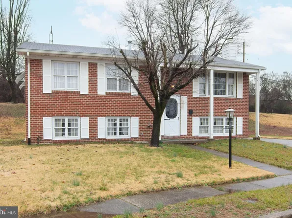 8 Weyhill Ct, Rosedale, MD 21237