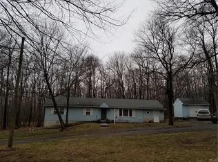 1423 Deer Path Dr, Walnutport, PA 18088