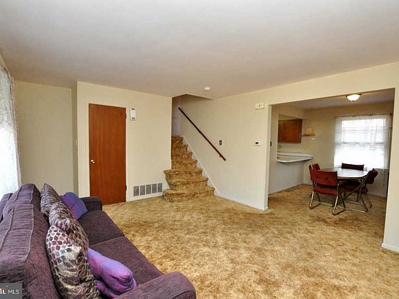 3rd image of 729 Grant Ave