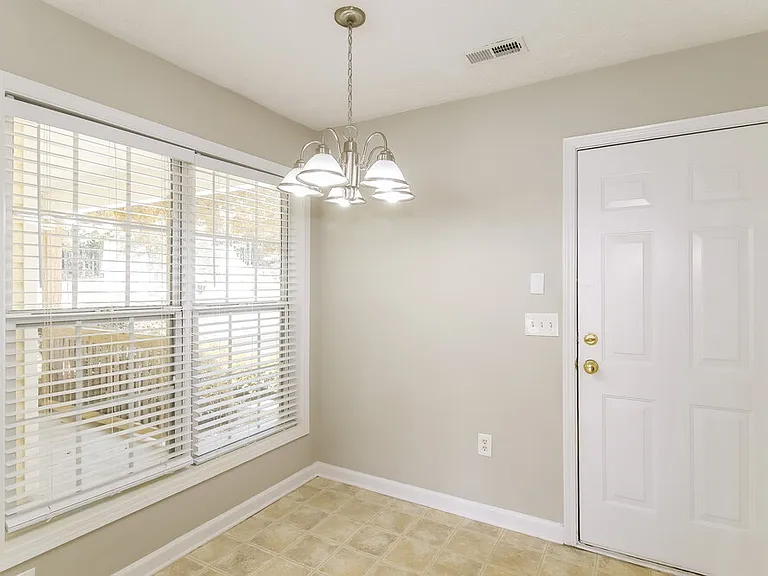 180 Lake Cove Approach — Photo 7