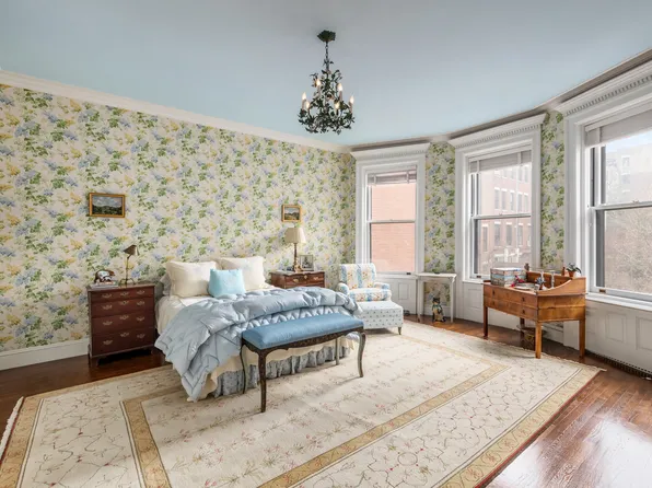 330 Convent Avenue image 10 of 17