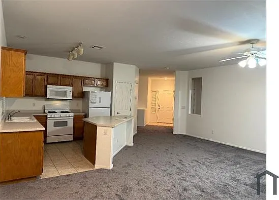 3 bed, 1487 sqft, $2,100 — Photo 3