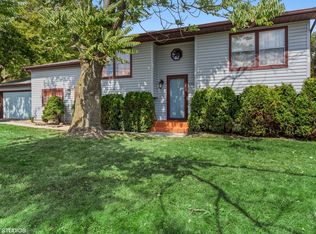 2800 W Cornelia Ave, Waukegan, IL 60085