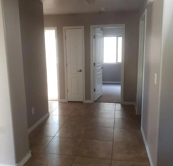 743 E Wolf Hollow Dr — Photo 8