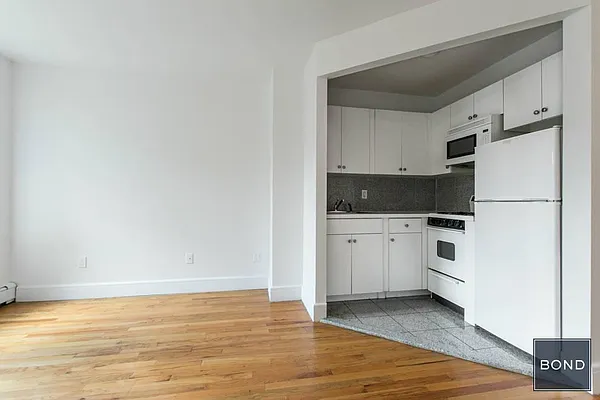 Rented by Bond New York | media 29