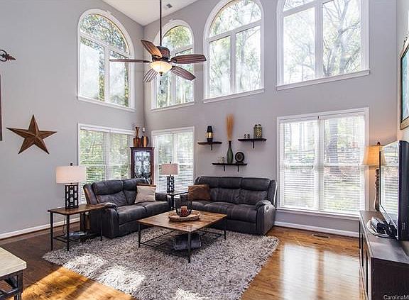 3rd image of 8416 Wren Creek Dr