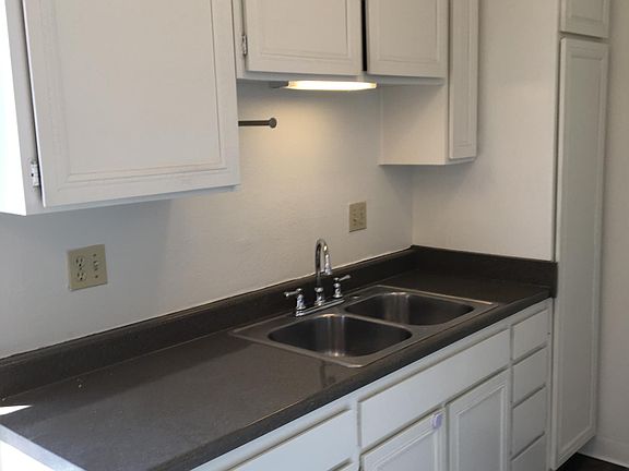 3rd image of 4697 51st St APT 3