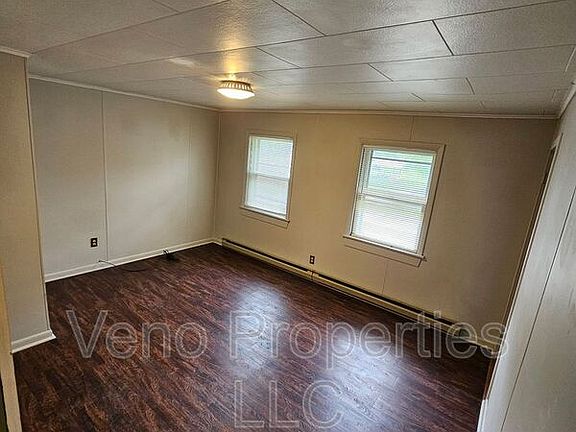 5th image of 16-18 Division St #16-B