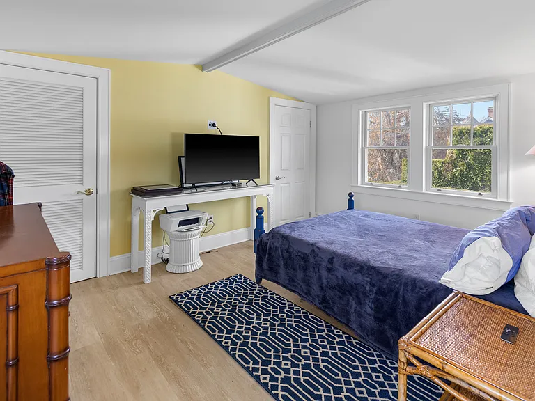 305 Hill St — Photo 21