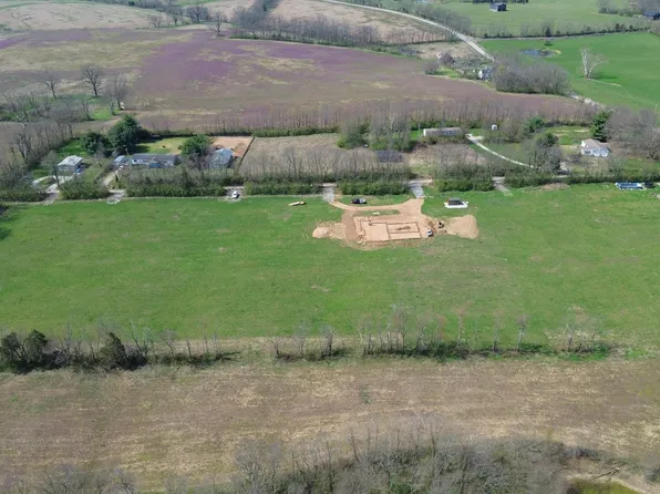 2003 Walnut Grove Rd, Carlisle, KY 40311