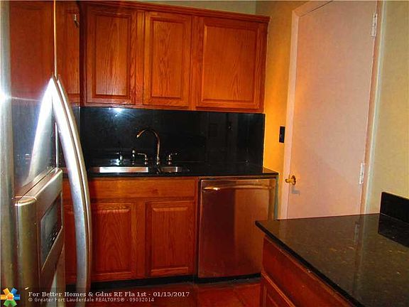 4th image of 3040 NE 16th Ave APT 403