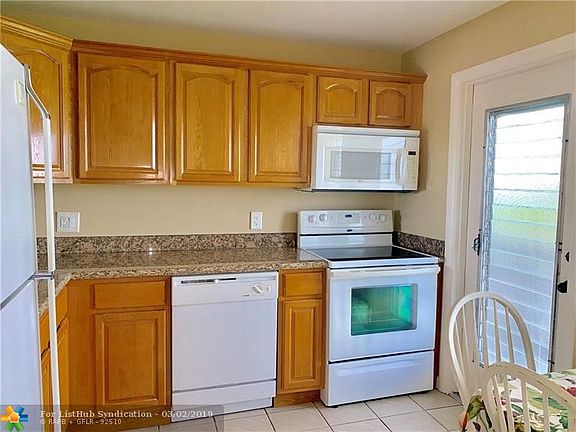 4th image of 4800 Hillcrest Ln APT 505